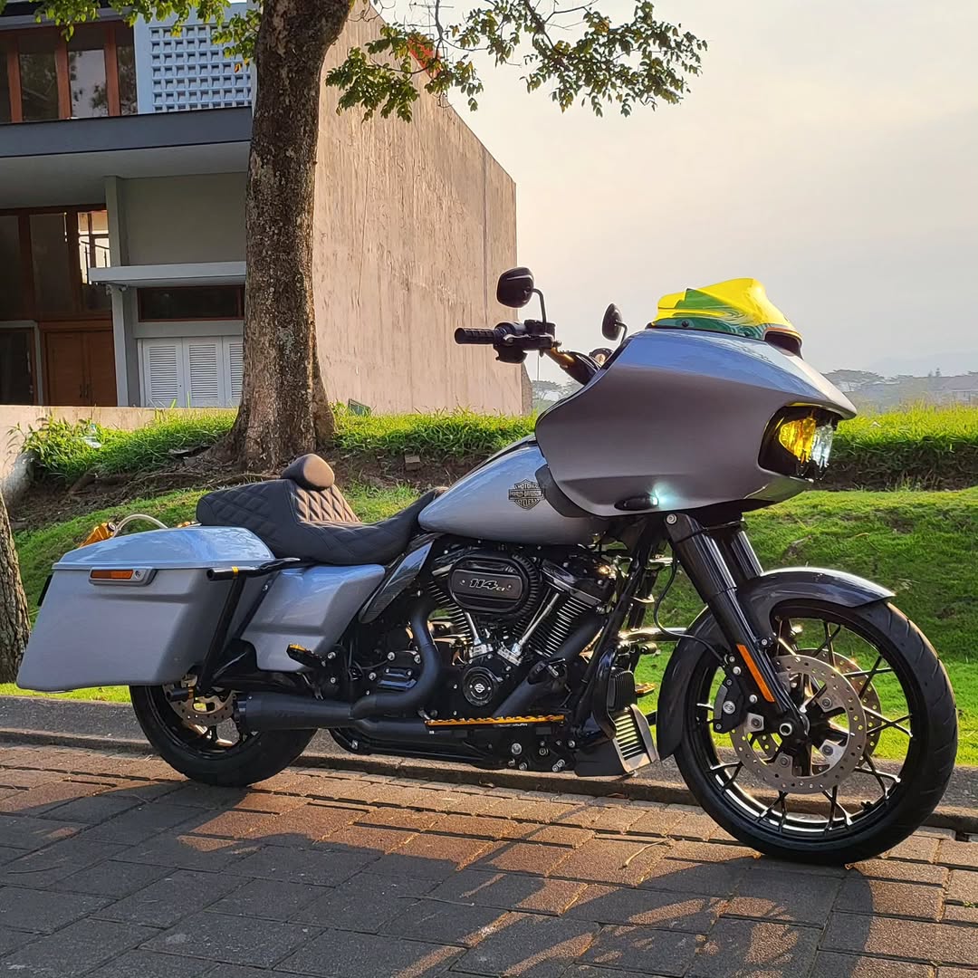 insta-save.net_InstagramPost_kobarmoto_garage_3418495234726644870