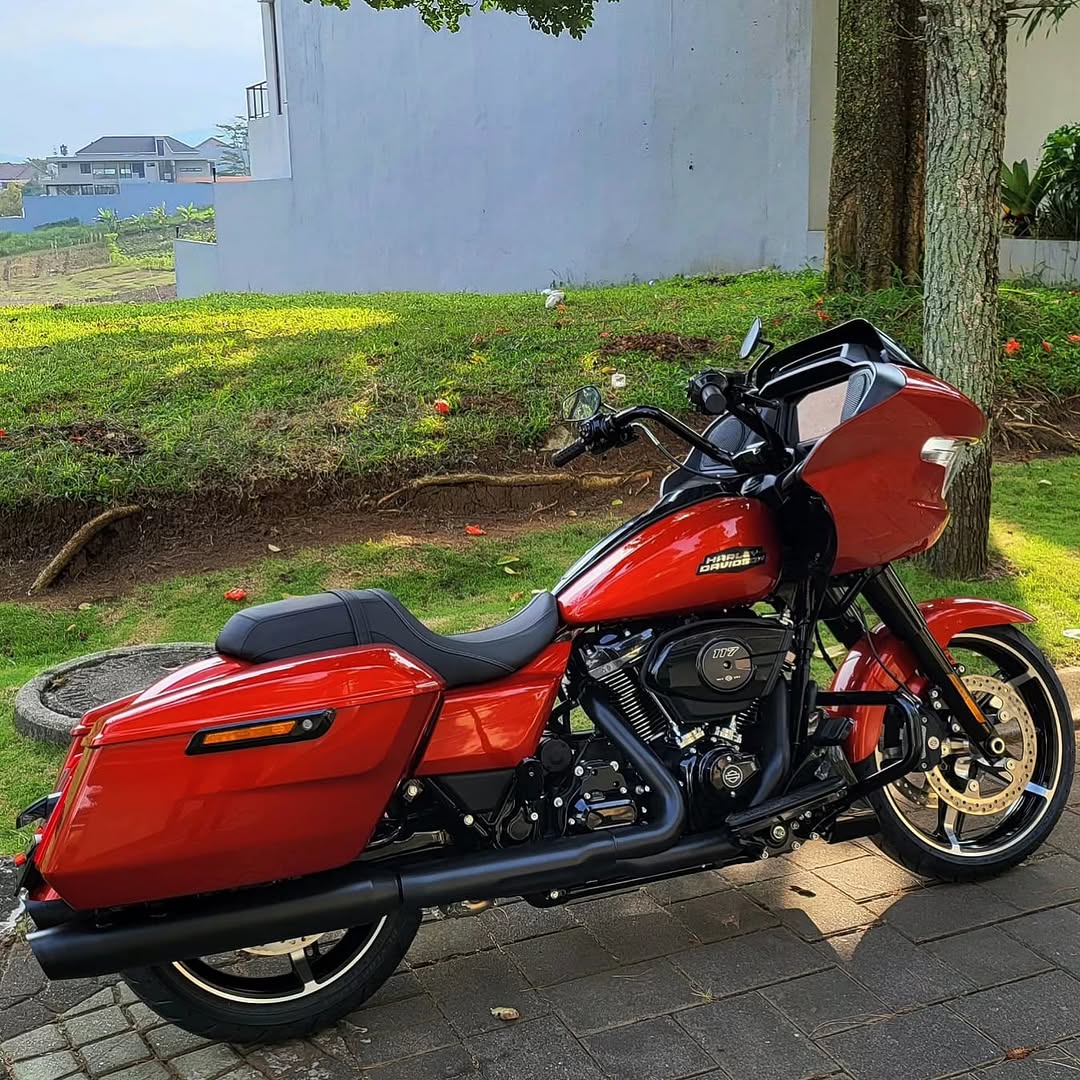 insta-save.net_InstagramPost_kobarmoto_garage_3553981547365711341